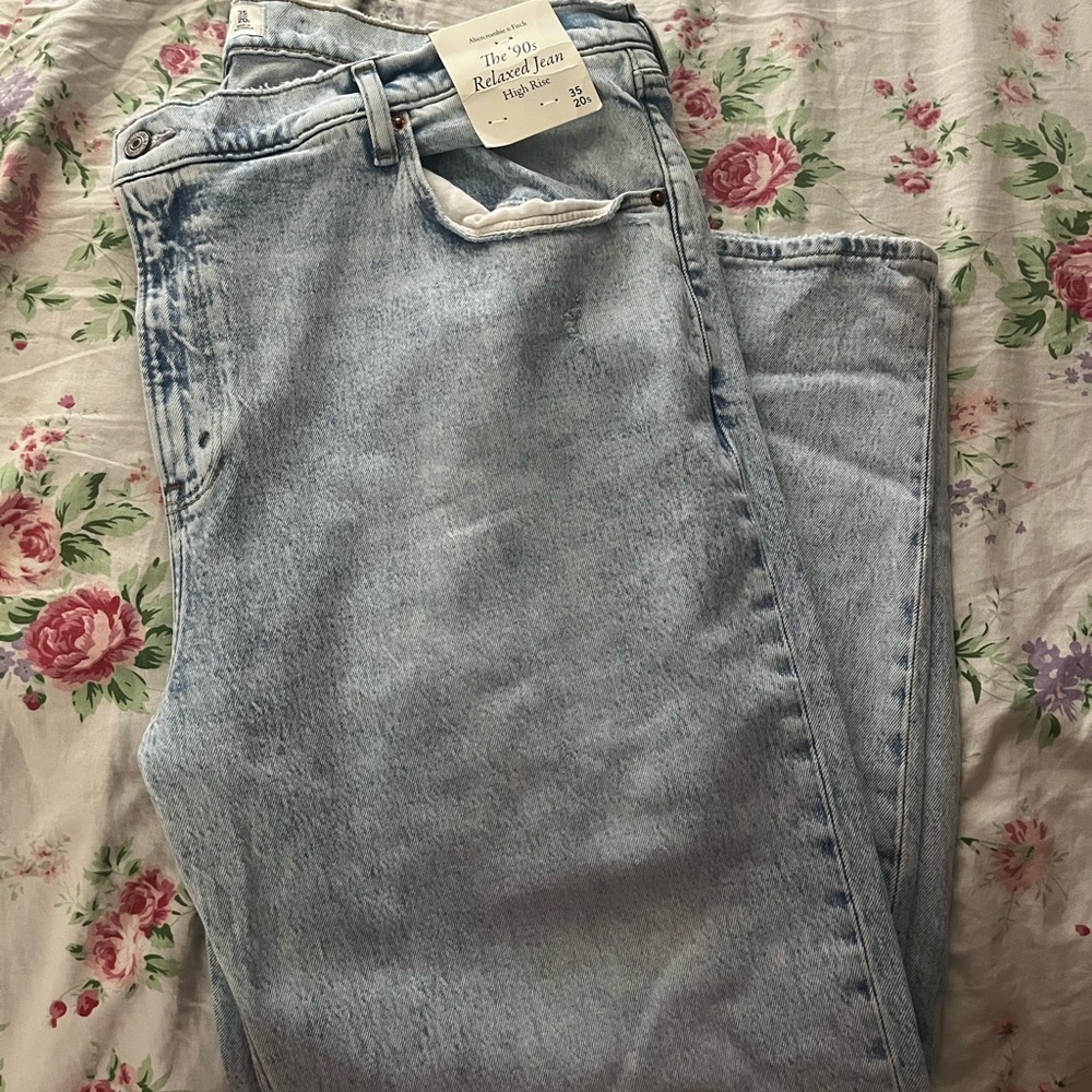 Abercrombie & Fitch 90s Relaxed Jeans High-Waist!